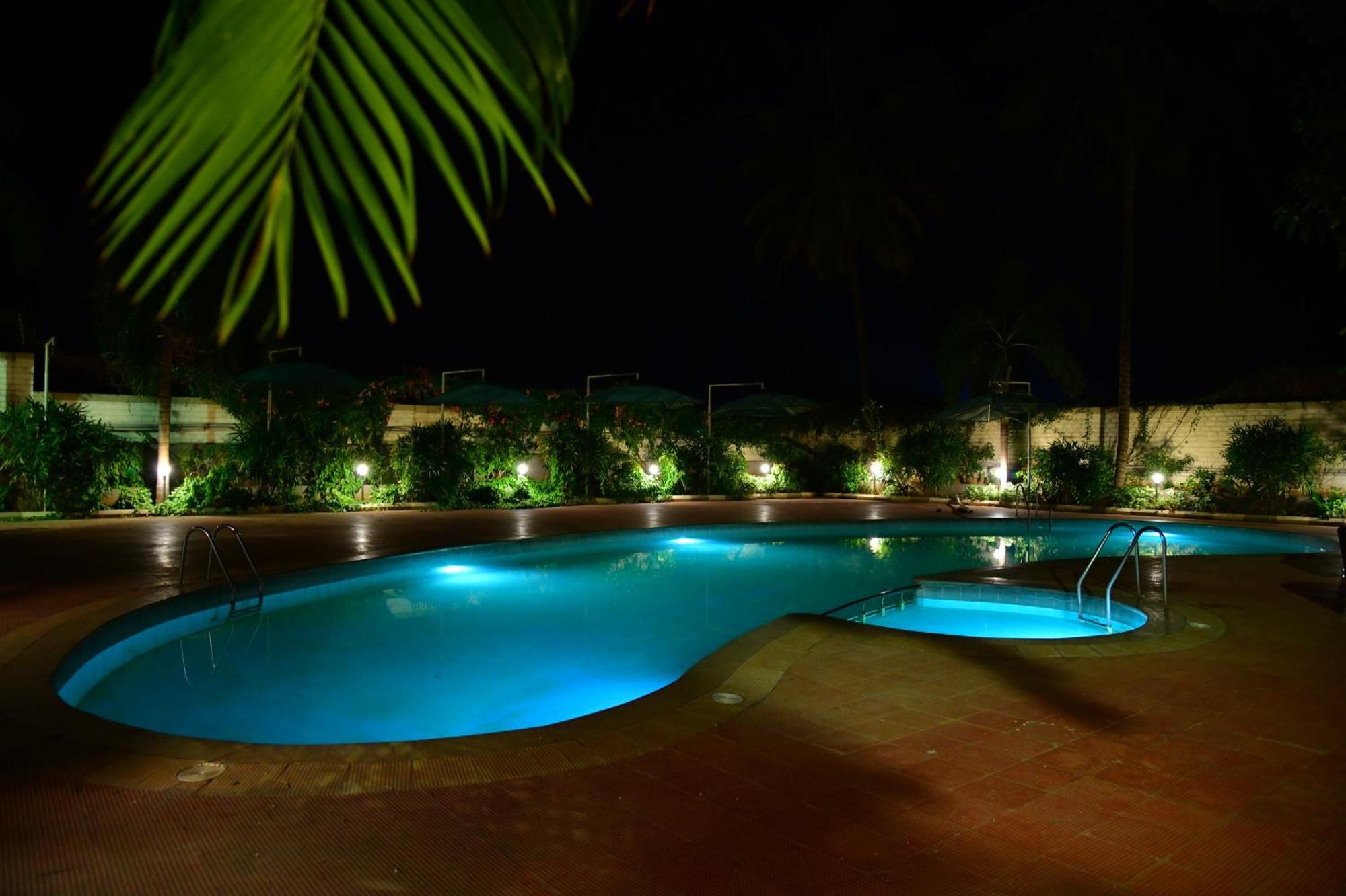 Nijaguna Resorts Chāmrājnagar Exterior foto