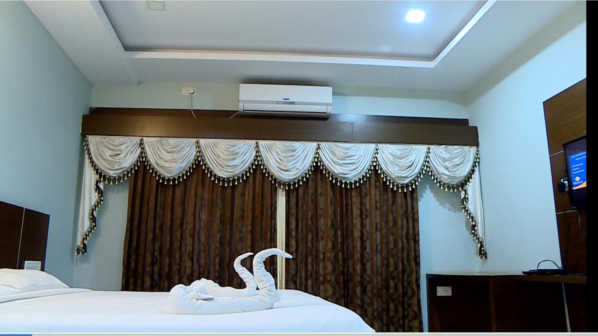Nijaguna Resorts Chāmrājnagar Exterior foto