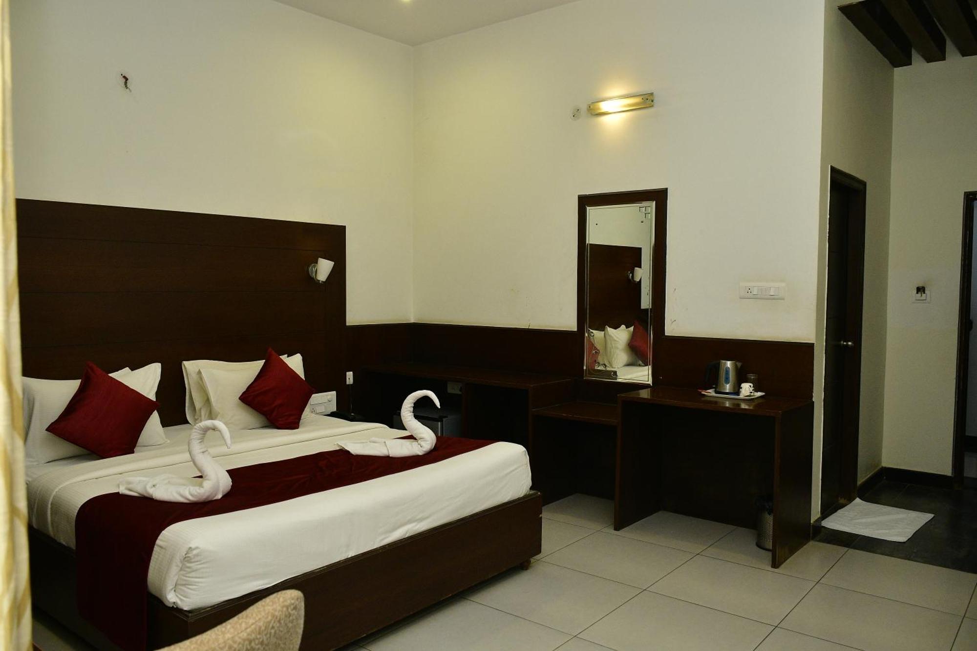Nijaguna Resorts Chāmrājnagar Exterior foto