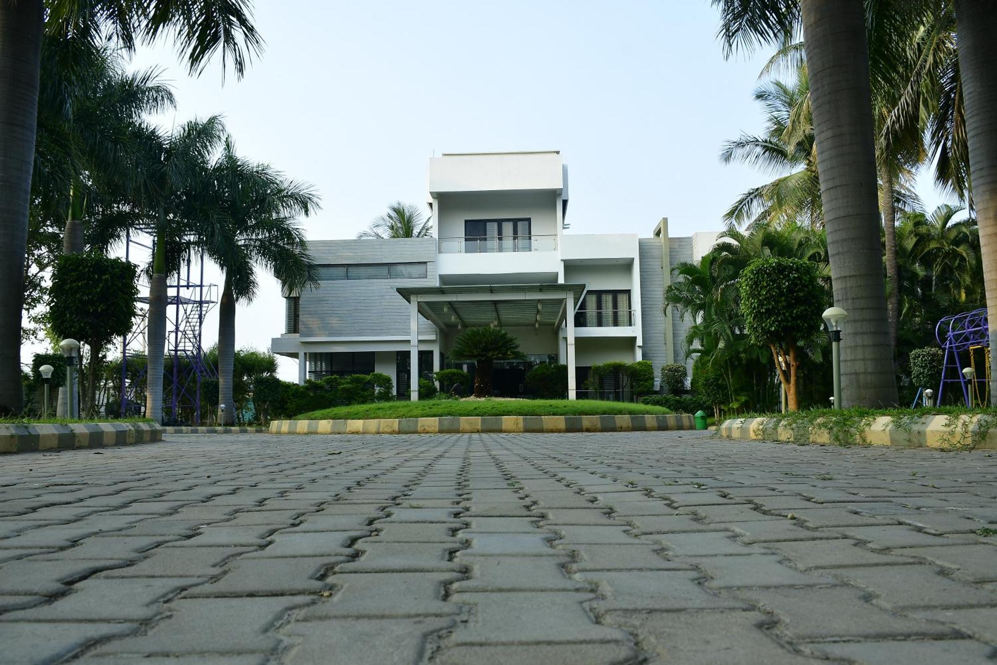 Nijaguna Resorts Chāmrājnagar Exterior foto